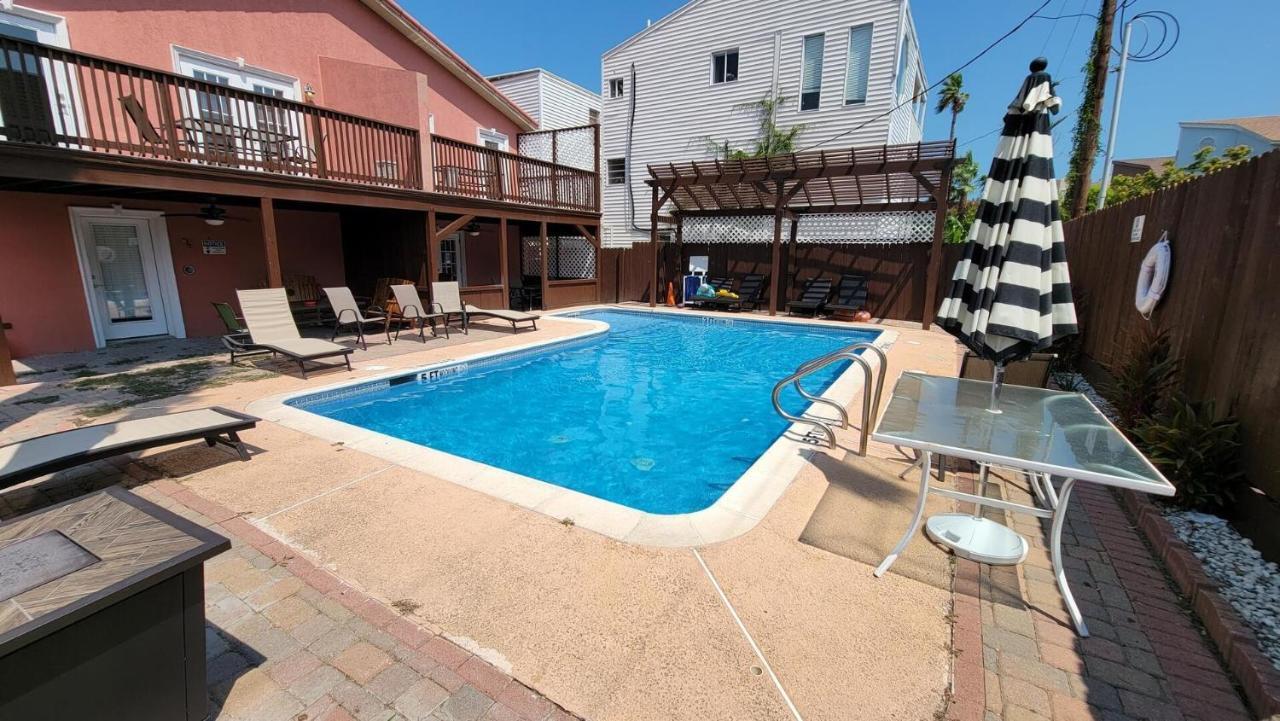 Cozy 2 Bedroom With Big Pool - Campeche Triplex Unit C Home جنوب جزيرة بادري المظهر الخارجي الصورة
